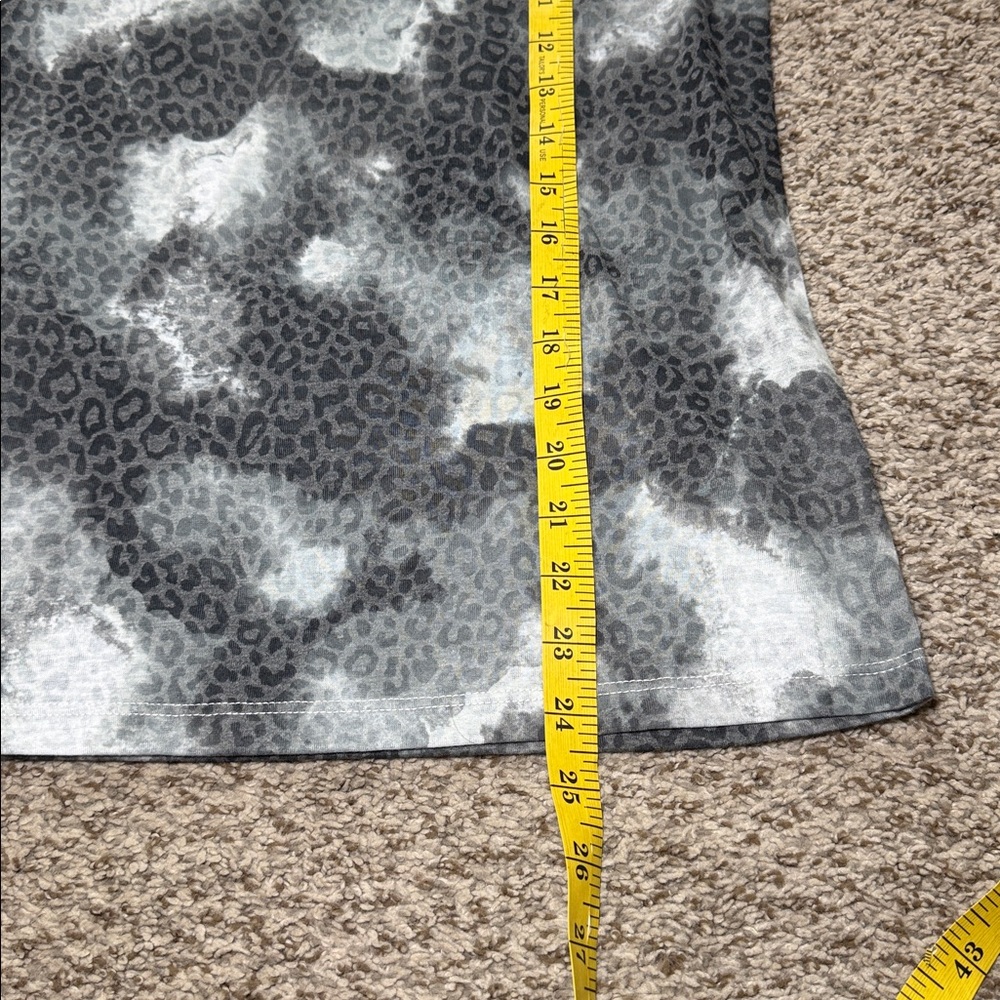 Alfred Dunner Women’s Black White Animal Print Short Sleeve Top Medium - Picture 6 of 6